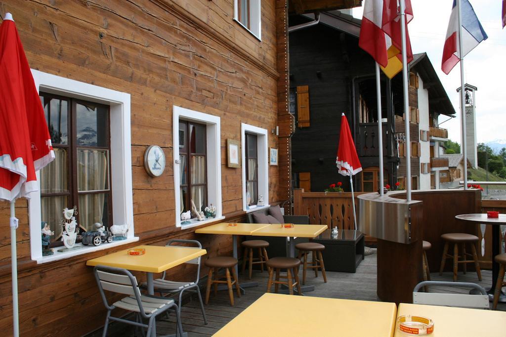 B&B Cafe De La Poste Agettes Dış mekan fotoğraf